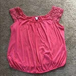 Plus size maternity sleeveless top